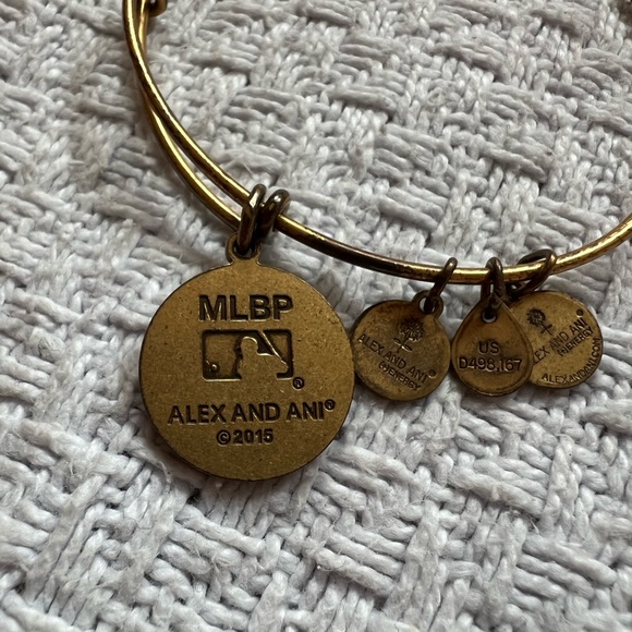 Alex and Ani San Francisco Giants Good Bracelet with Charm - Picture 4 of 4